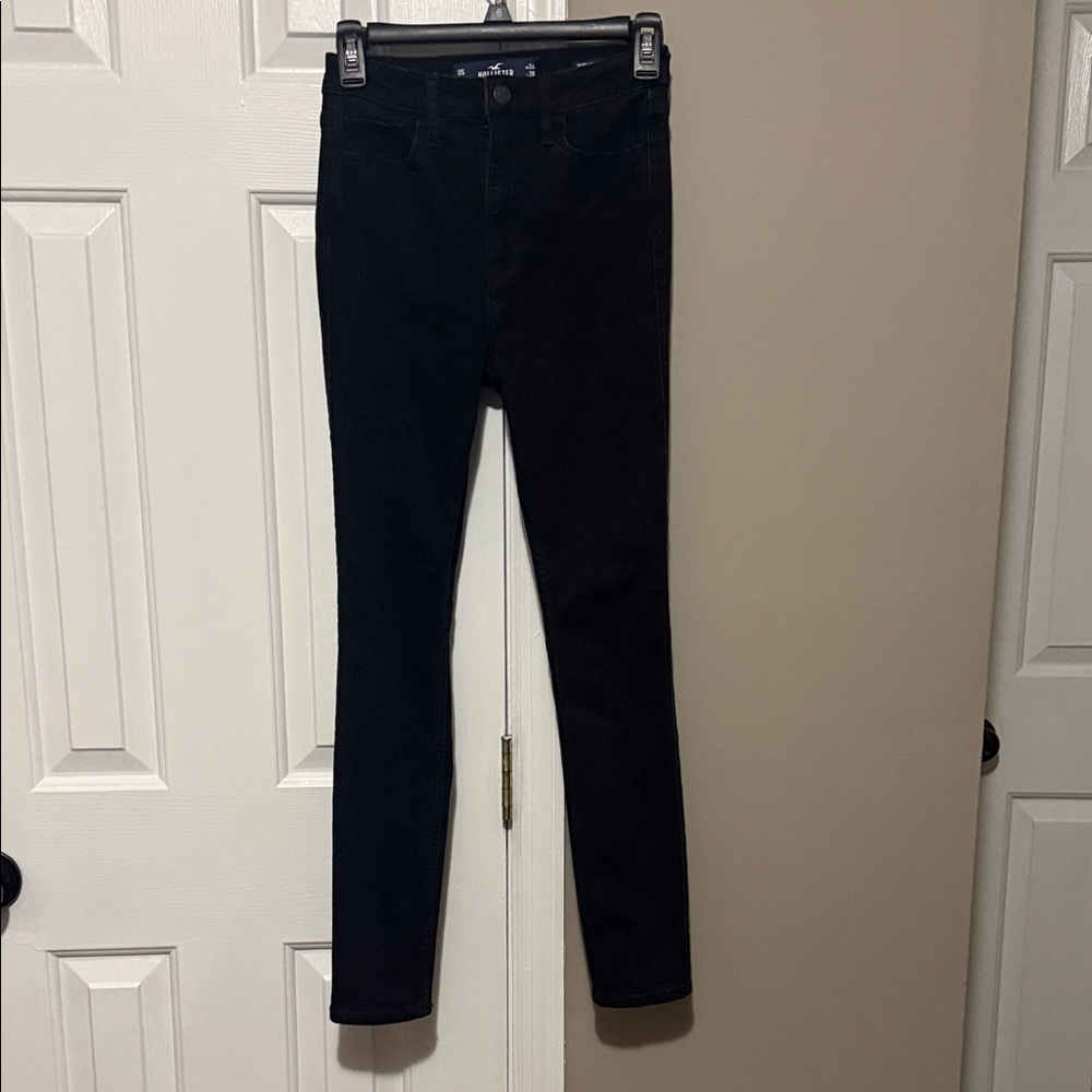🖤 **Hollister Ultra High-Rise Super Skinny Jeans**  Size * (W24 L28) | Black